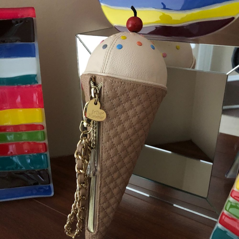 Betsey Johnson Ice Cream Cone Wristlet Purse *Rare